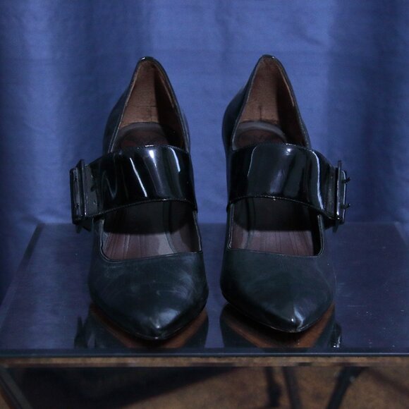 Modern Vintage Shoes - Modern Vintage Black Matte and Patent Leather Pointy Toe Mary Jane Pumps 8.5